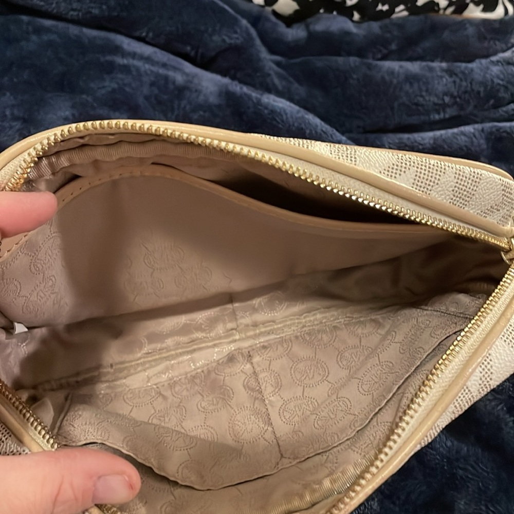 MK monogram crossbody - Picture 3 of 5